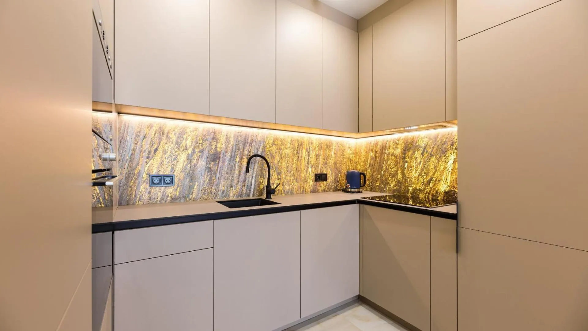 Aparthotel Nyvky Like Home - Файна Таун - Квартира 116 Kyiv