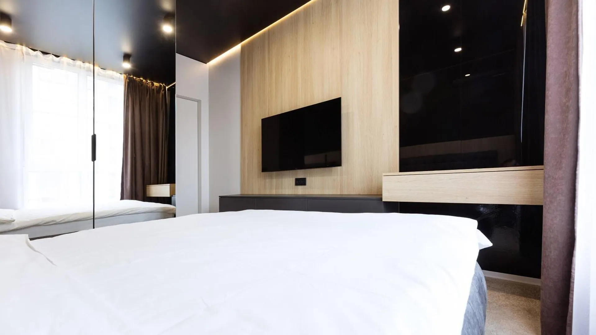 Aparthotel Nyvky Like Home - Файна Таун - Квартира 116 Kyiv