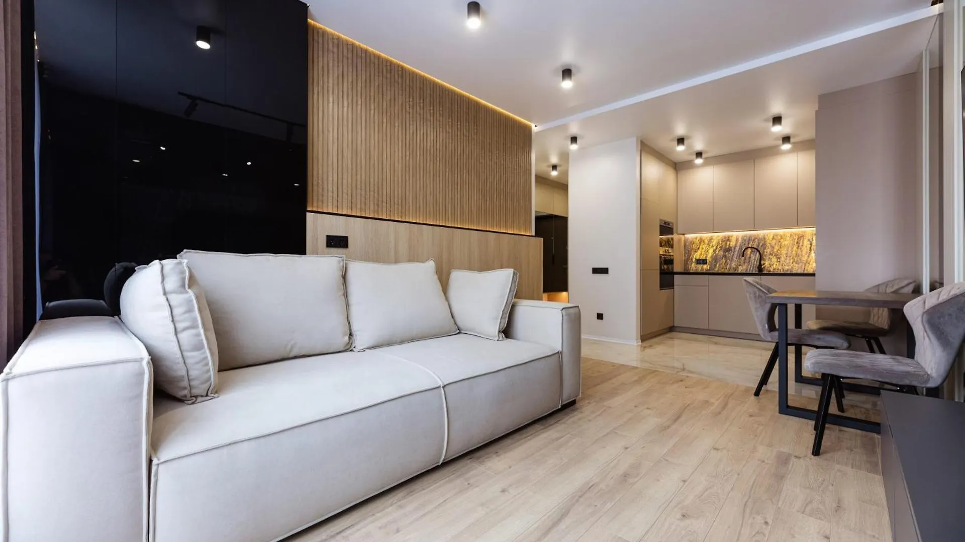 Aparthotel Nyvky Like Home - Файна Таун - Квартира 116 Kyiv