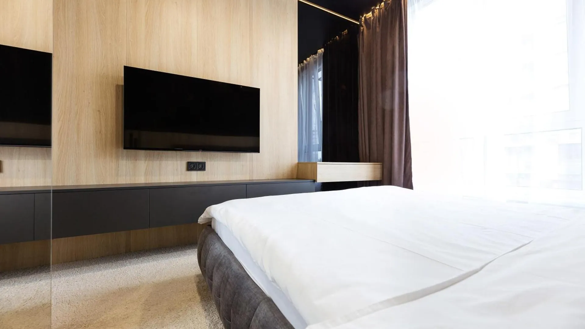 Nyvky Like Home - Файна Таун - Квартира 116 Kyiv Aparthotel